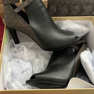 Michael Kors leather heels